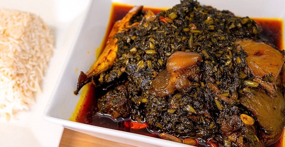 Jollof rice with chicken and plantains